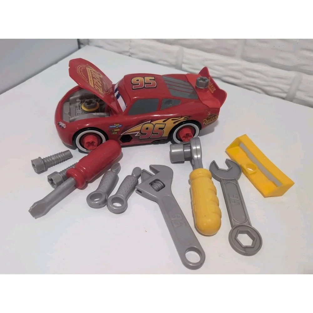 Disney Pixar Cars Lightning McQueen Car Builder And Tools